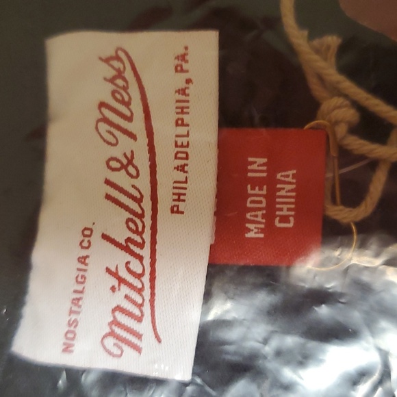 MITCHELL & NESS NBA premium vintage Allen iverson tee Black 2XL - Picture 7 of 16